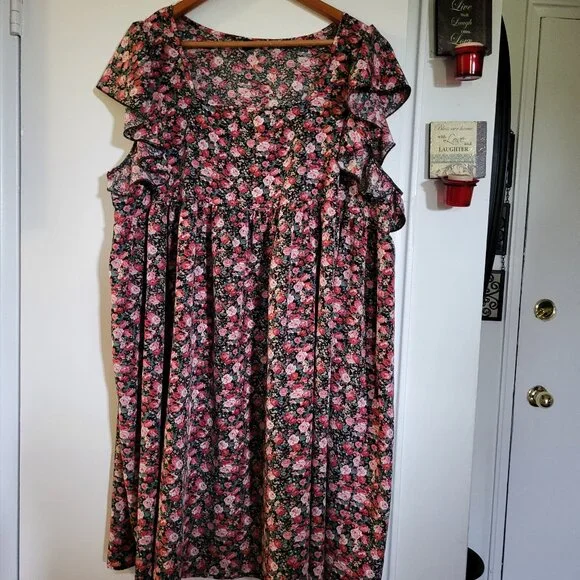 LADIES DRESS - Picture 1 of 2